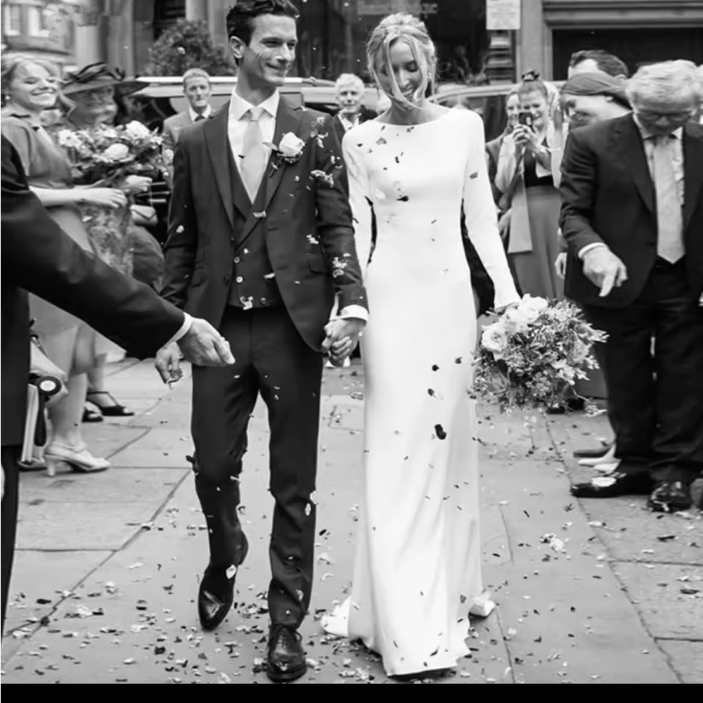 DREAM Boutique Bridal Crepe Simple Sheath Wedding Dresses Long Sleeve